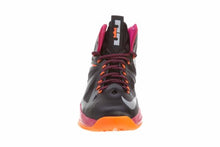 Lebron X (Floridian Away) Black/Cherry-Vivid Orange
nike